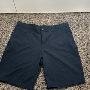 Ladies Lee’s relaxed fit shorts size 16 medium